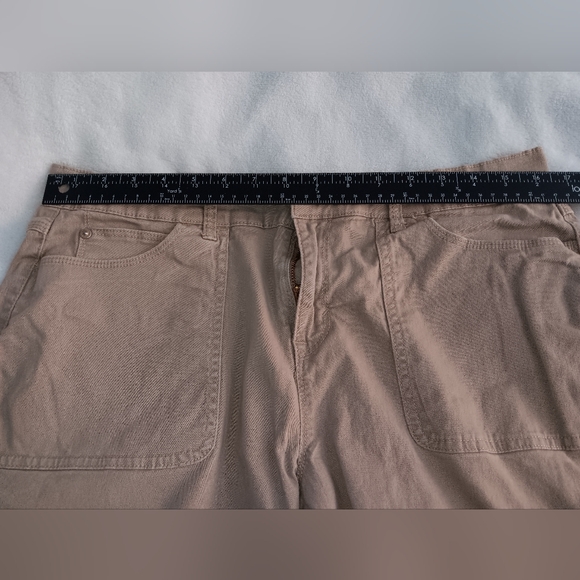 Gloria Vanderbilt All-Around Slimming Effect Bermuda Shorts Pre-owned - Picture 7 of 9